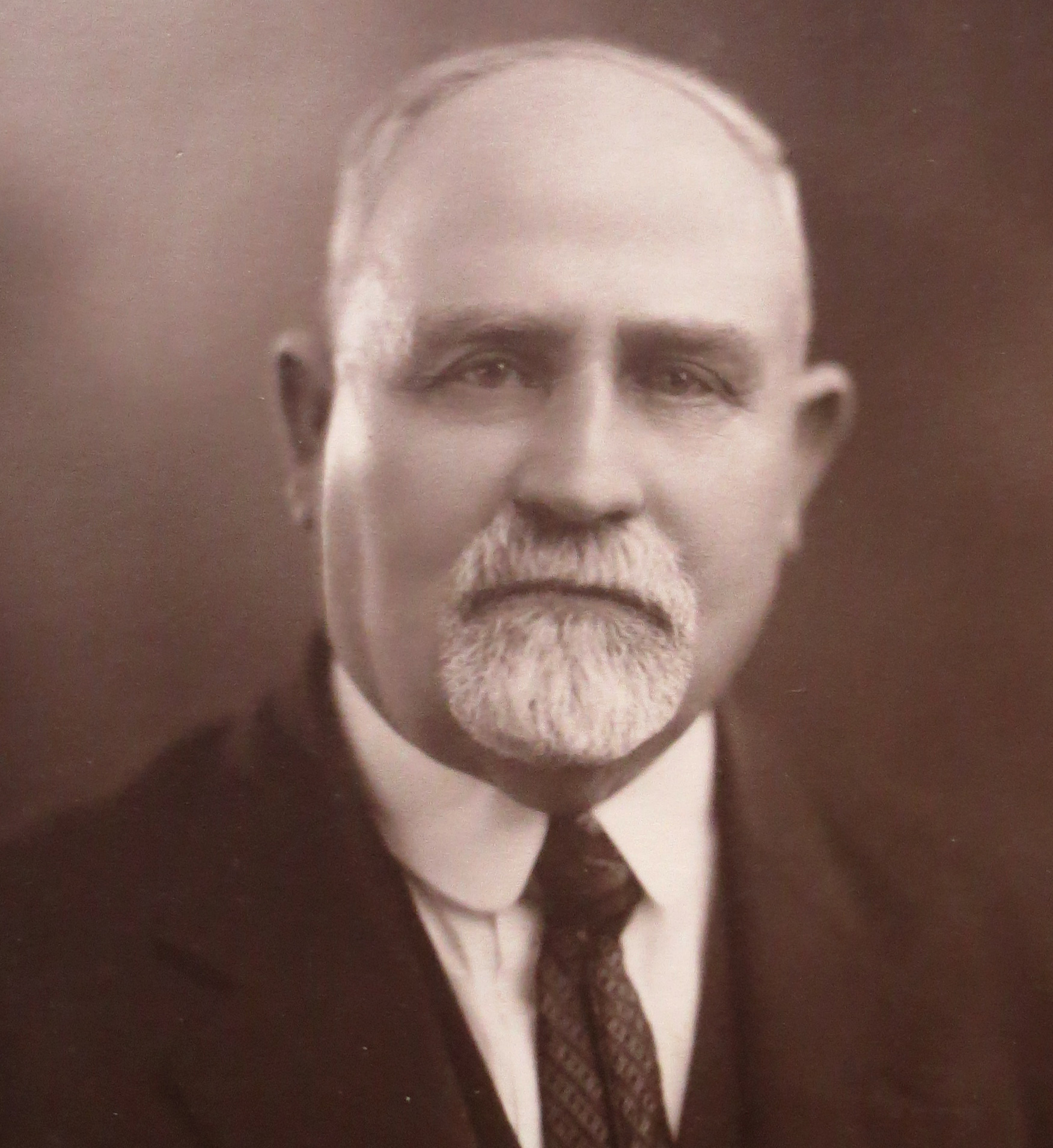Photo of photos/Ewen Donald McLennan b1861 portrait